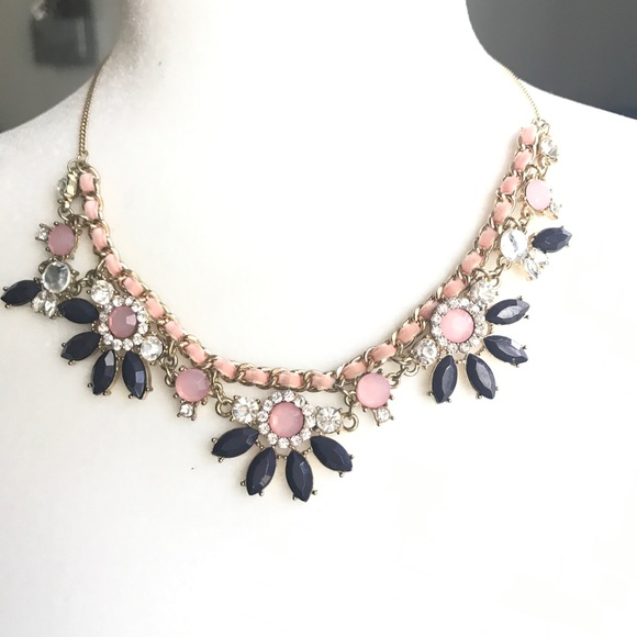 Jewelry - Beautiful "costume jewelry" adjustable necklace